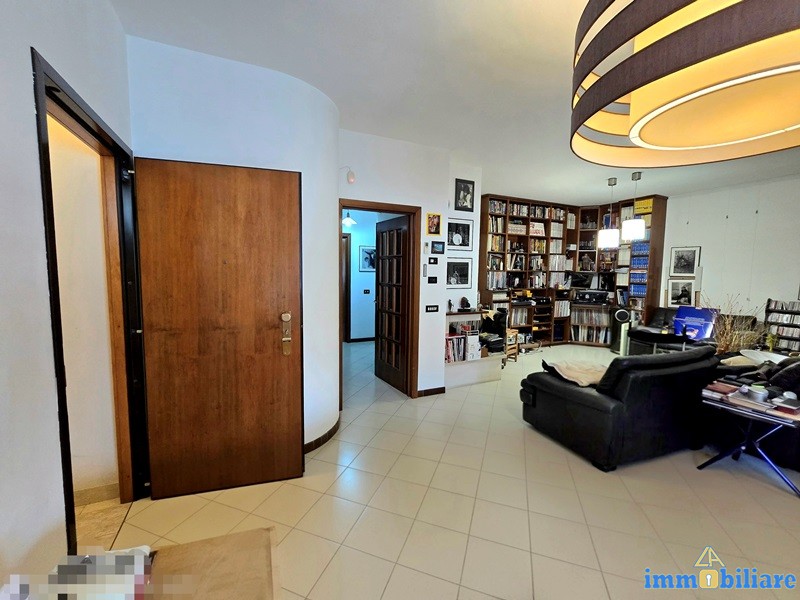 Indipendente con sottotetto e garage